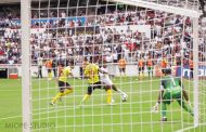 EL INVICTO SE MANTIENE EN CASA BLANCA