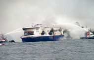 FERRY SE INCENDIA EN AGUAS INTERNACIONALES