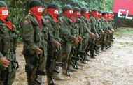 Político colombiano mantiene nexos con último grupo guerrillero.