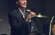 Robert Sanders, aka ‘Sinatra King,’ presents ‘Retro American Music’ New Year’s Eve show