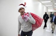 Obama visita hospital infantil en Washington.