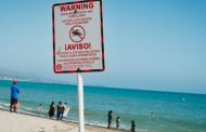ALERTA EN PLAYAS DE MIAMI TRAS DERRAME DE AGUAS RESIDUALES.