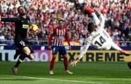 La Liga española se pone al rojo vivo tras victoria del Real Madrid.