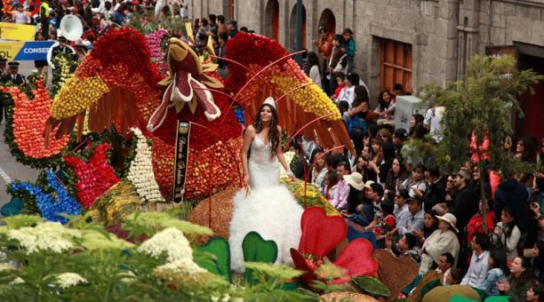 Los sitios turísticos del Ecuador se preparan para recibir al carnaval.