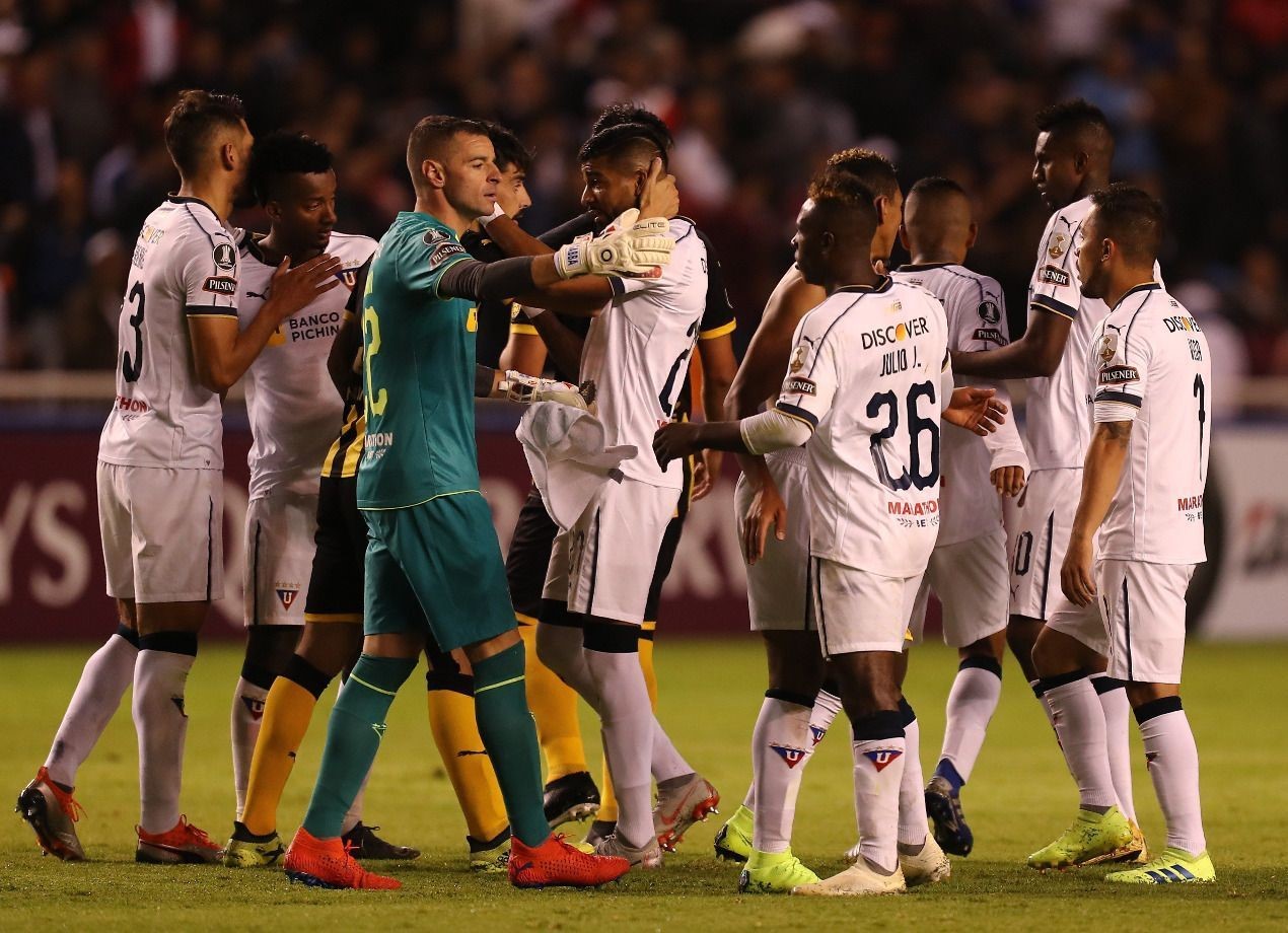 Liga gana y se mantiene con vida en Copa Libertadores.