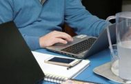 ¿El teletrabajo es una carga sin horario en casa?; Ministerio regula la desconexión del empleado en Ecuador